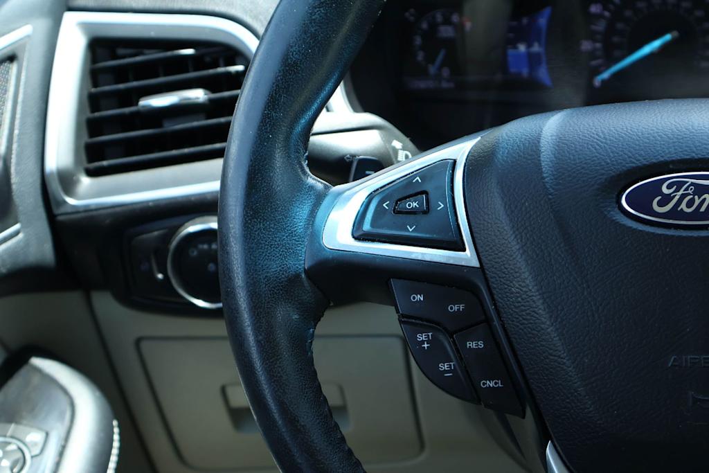 Thumbnail: 2015 Ford Edge - 22