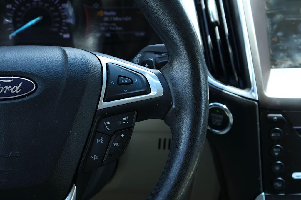Thumbnail: 2015 Ford Edge - 23