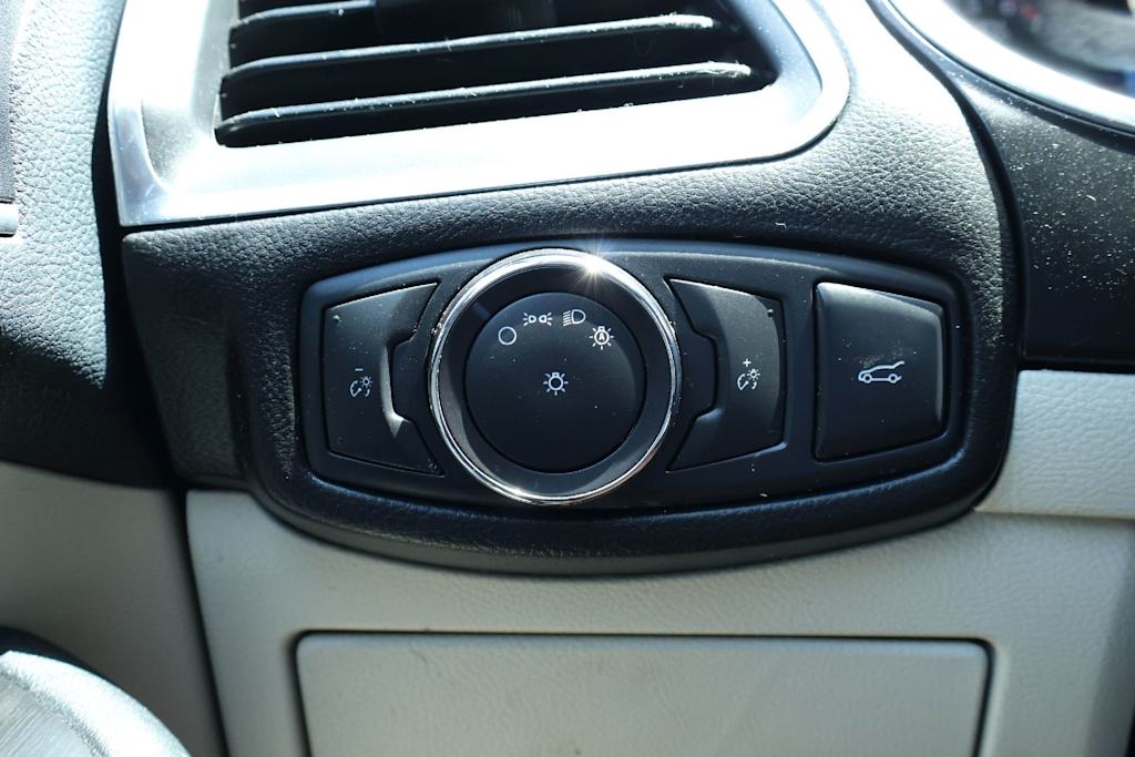 Thumbnail: 2015 Ford Edge - 28