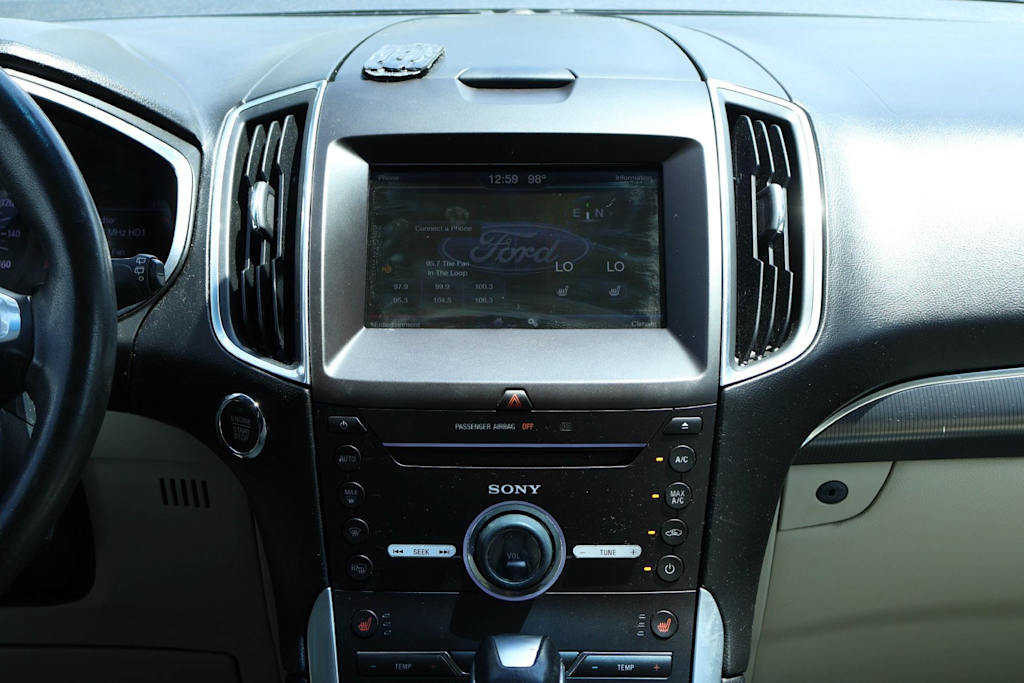 Thumbnail: 2015 Ford Edge - 14