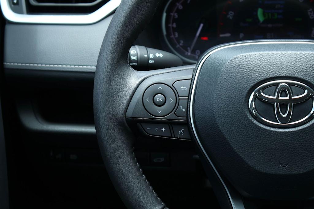 Thumbnail: 2023 Toyota RAV4 - 22