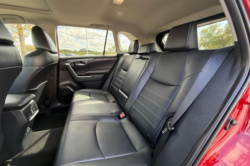 Thumbnail: 2025 Toyota RAV4 - 21