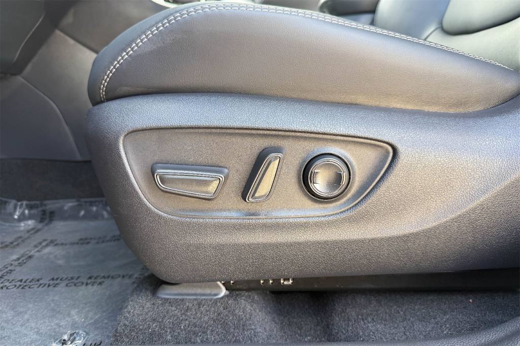 Thumbnail: 2025 Toyota RAV4 - 24