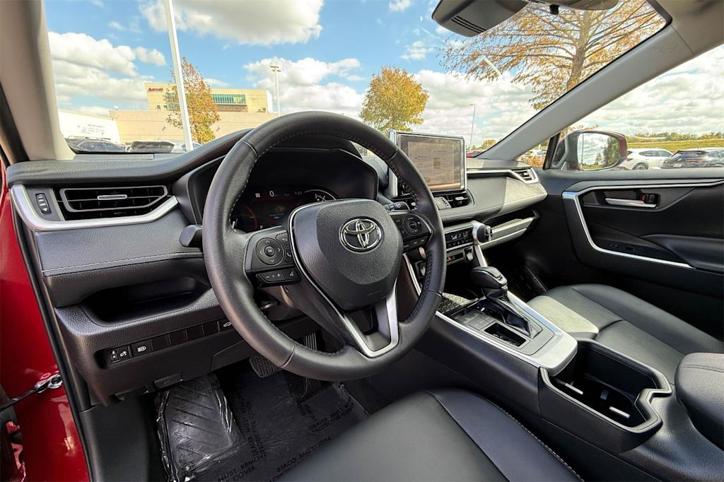 Thumbnail: 2025 Toyota RAV4 - 2