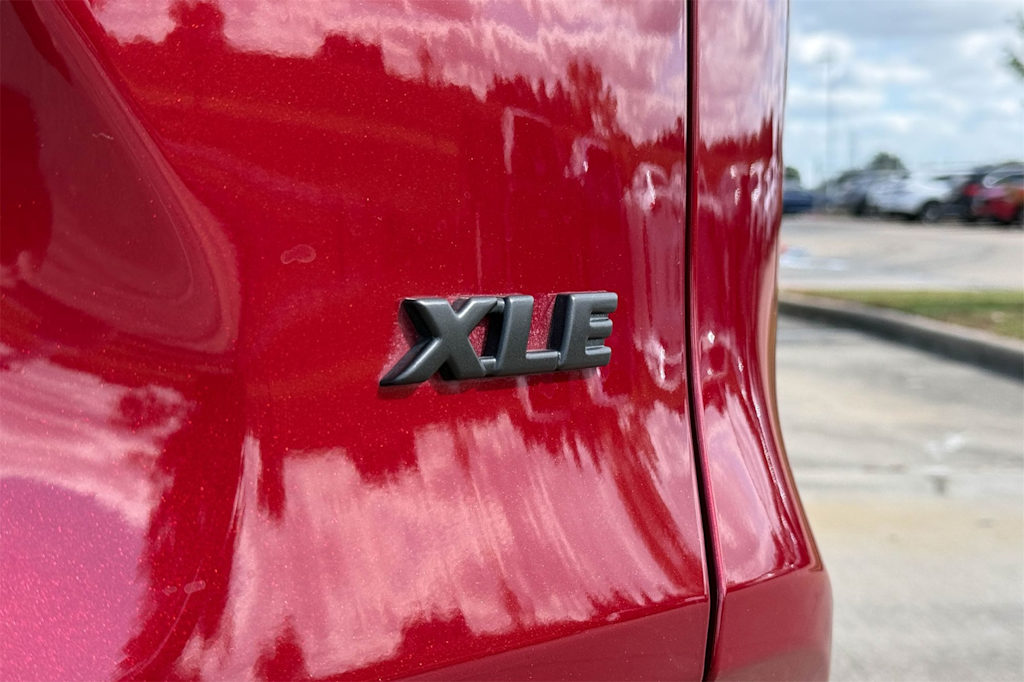 Thumbnail: 2025 Toyota RAV4 - 7