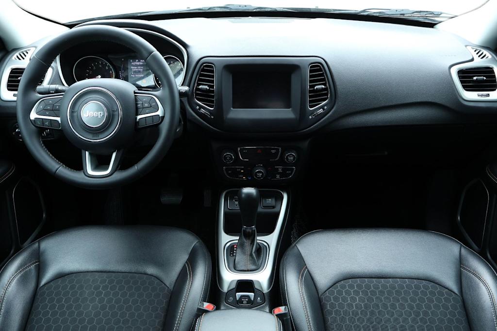 Thumbnail: 2019 Jeep Compass - 10
