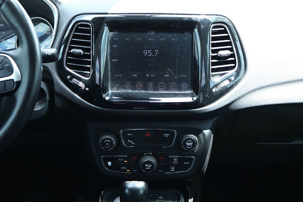 Thumbnail: 2018 Jeep Compass - 15