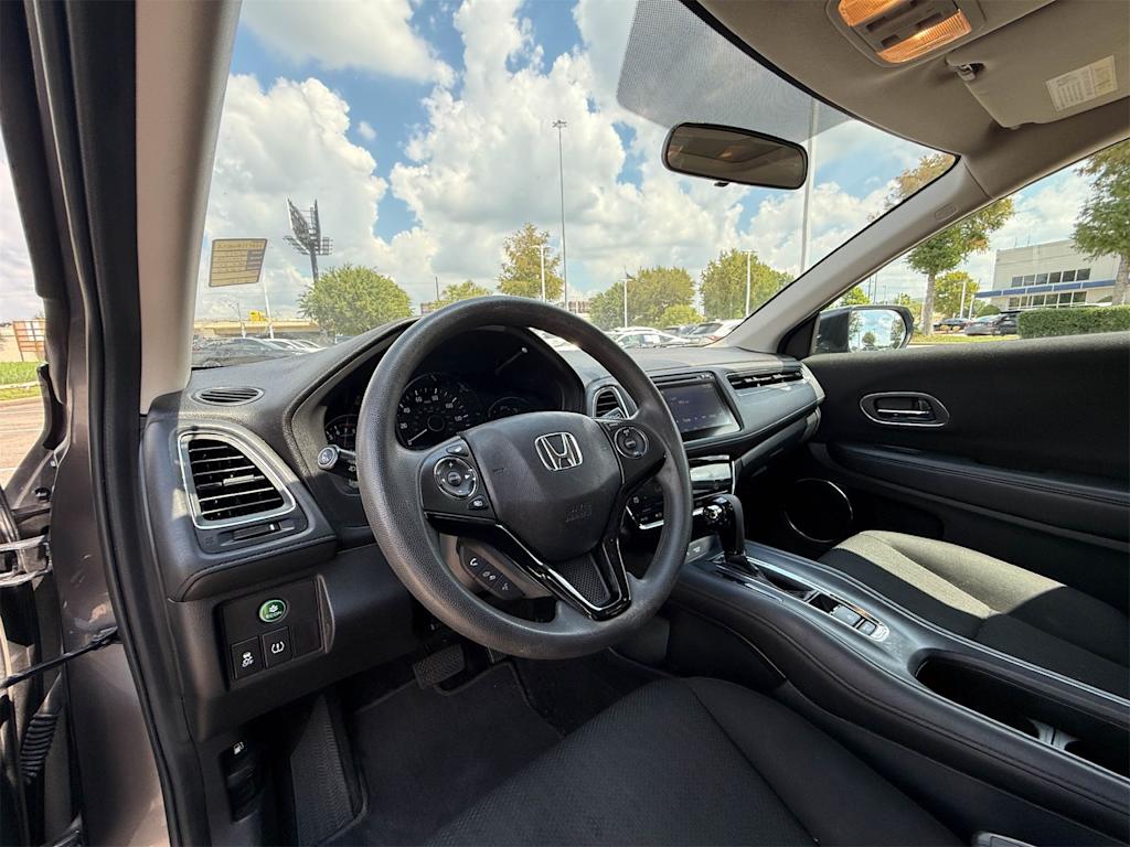 Thumbnail: 2017 Honda HR-V - 2