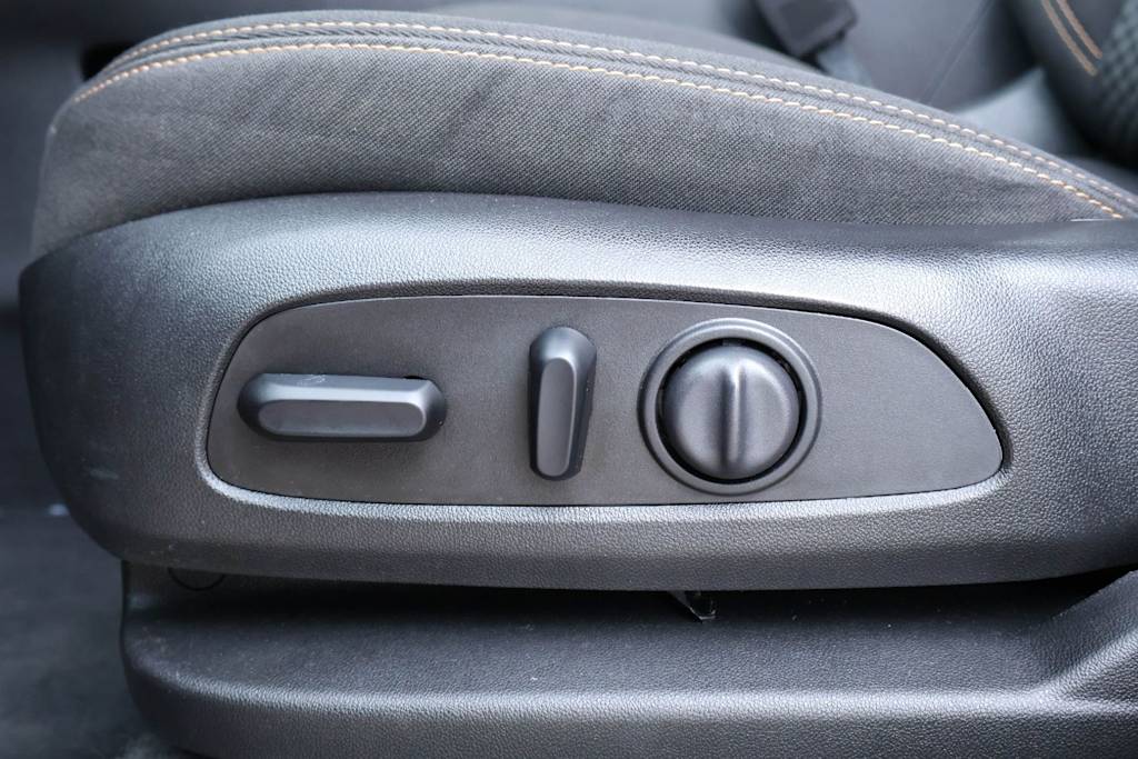 Thumbnail: 2020 GMC Terrain - 24