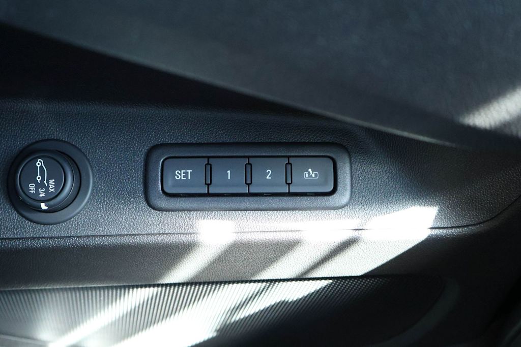 Thumbnail: 2019 Chevrolet Equinox - 25