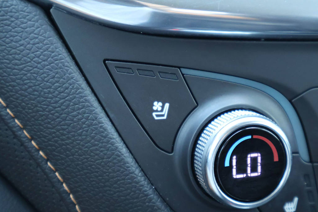 Thumbnail: 2019 Chevrolet Equinox - 26