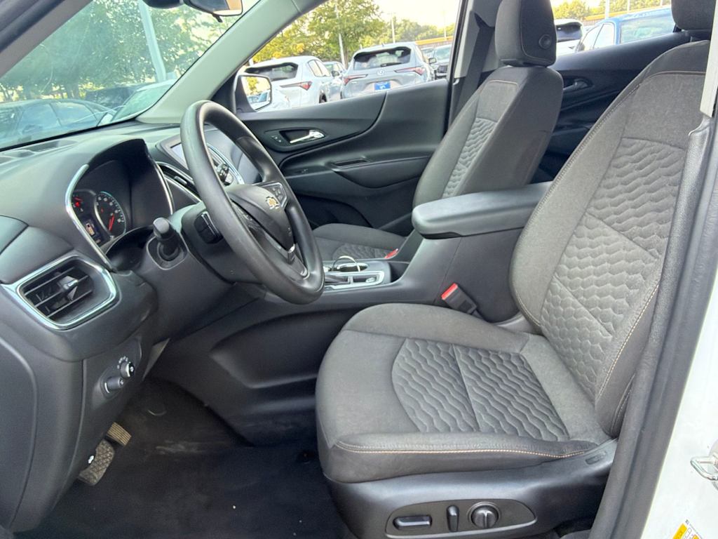 Thumbnail: 2021 Chevrolet Equinox - 6