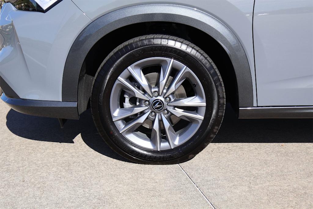 Thumbnail: 2025 Acura ADX - 8