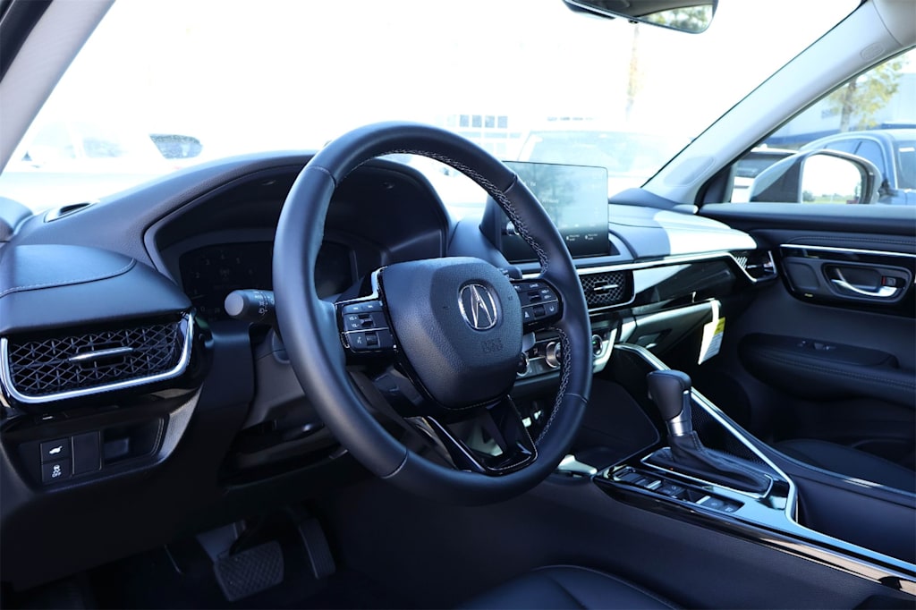 Thumbnail: 2025 Acura ADX - 2