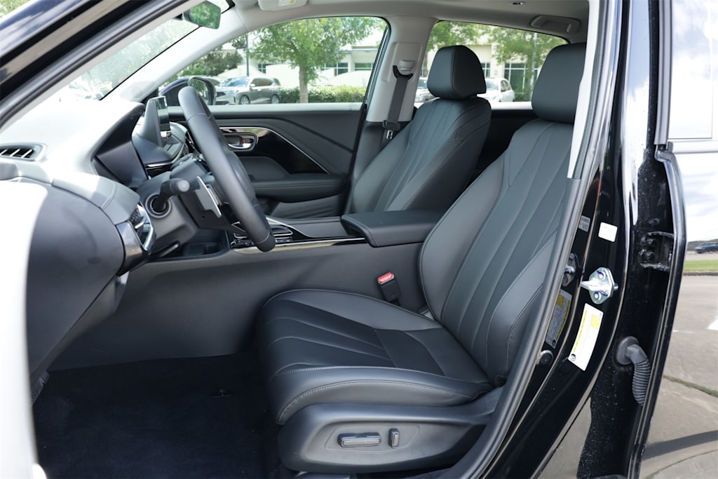 Thumbnail: 2025 Acura ADX - 10