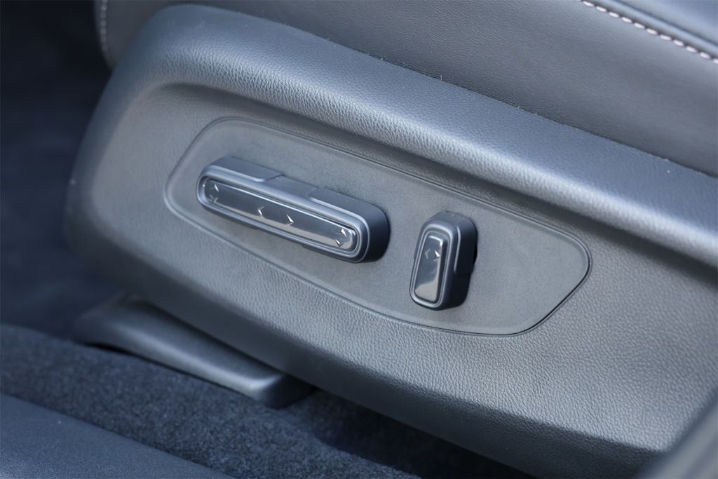 Thumbnail: 2025 Acura ADX - 26