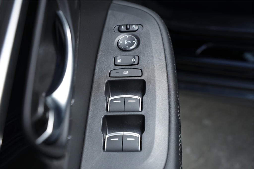 Thumbnail: 2025 Acura ADX - 28