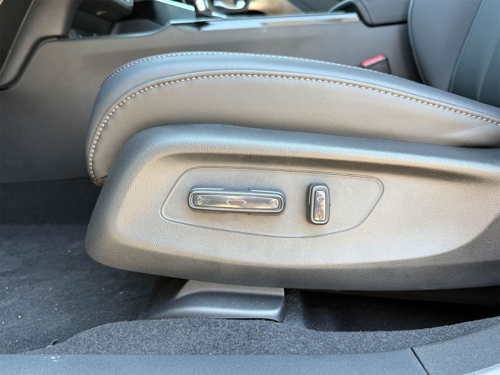 Thumbnail: 2025 Acura ADX - 24