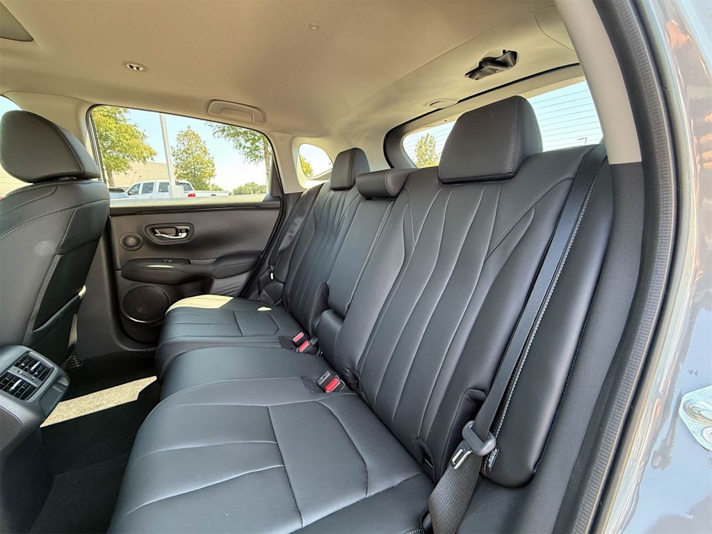 Thumbnail: 2025 Acura ADX - 21