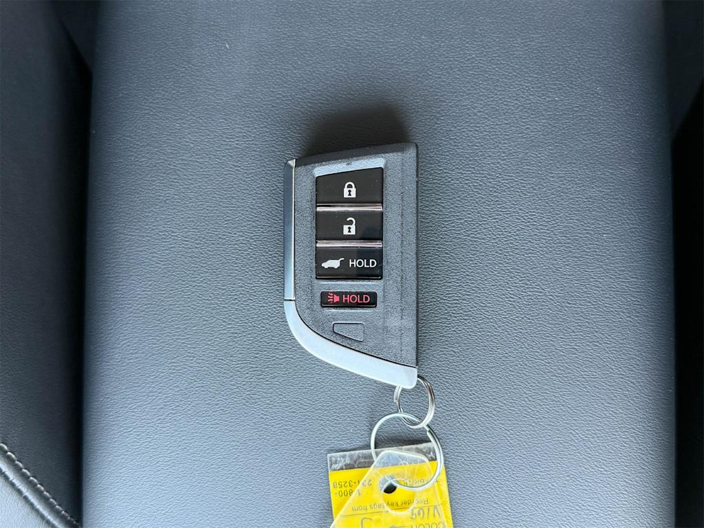 Thumbnail: 2025 Acura ADX - 18