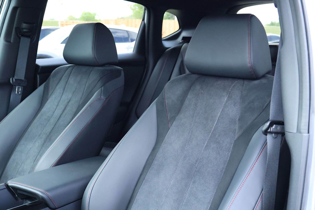 Thumbnail: 2025 Acura ADX - 10