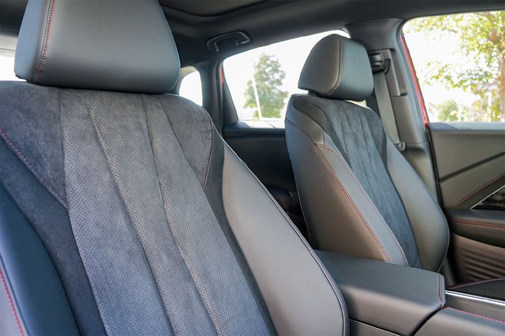 Thumbnail: 2025 Acura ADX - 21