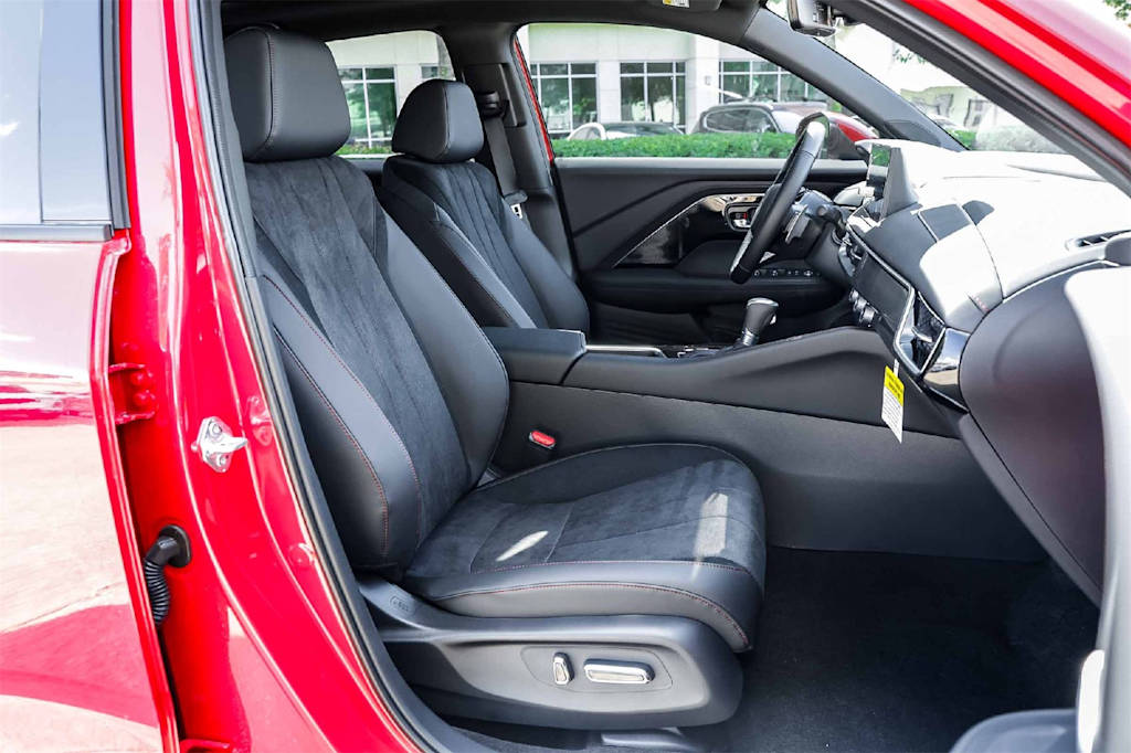 Thumbnail: 2025 Acura ADX - 12