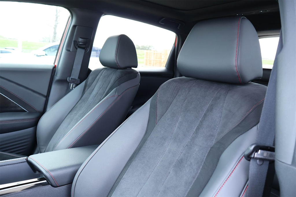 Thumbnail: 2025 Acura ADX - 10