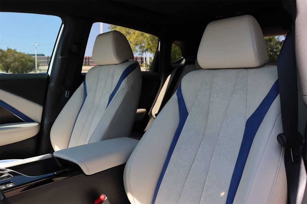 Thumbnail: 2025 Acura ADX - 11