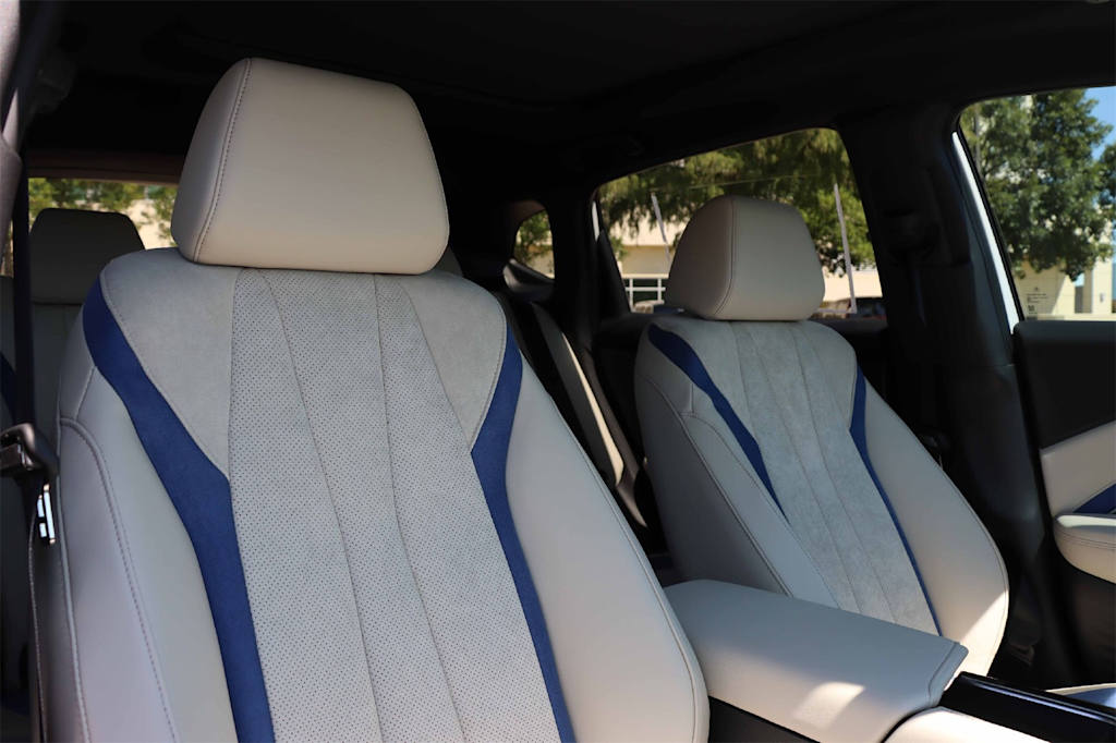 Thumbnail: 2025 Acura ADX - 12