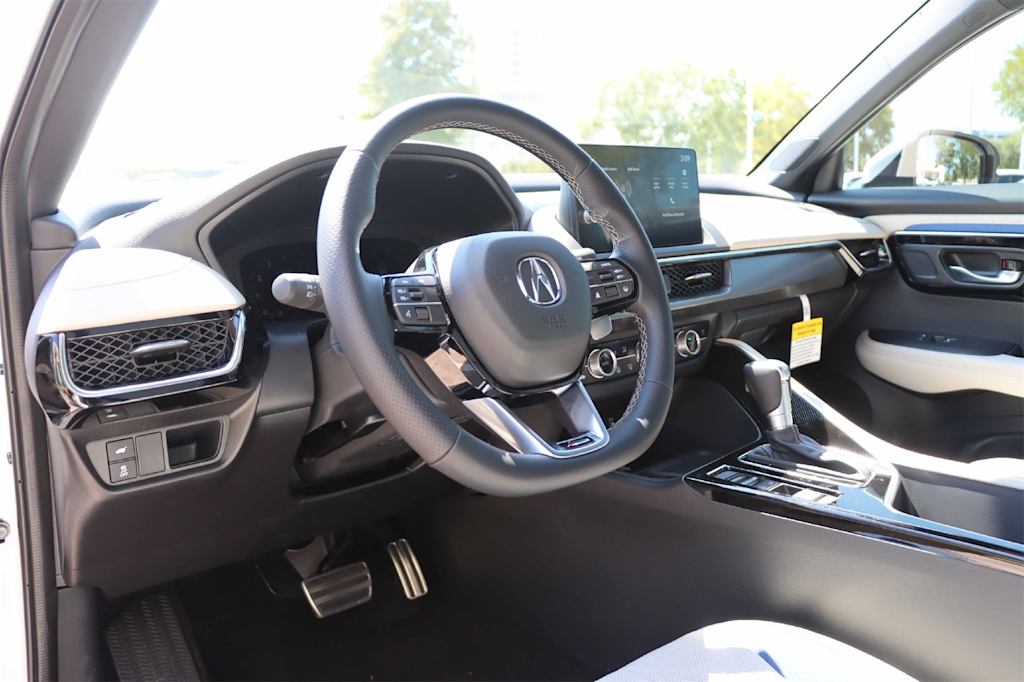 Thumbnail: 2025 Acura ADX - 2