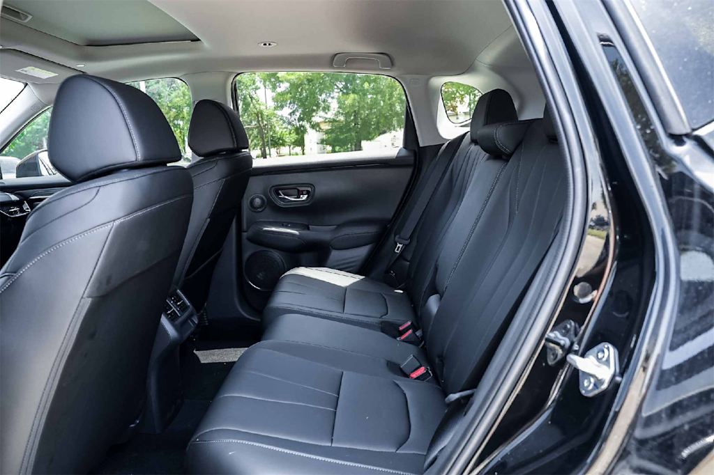 Thumbnail: 2025 Acura ADX - 21