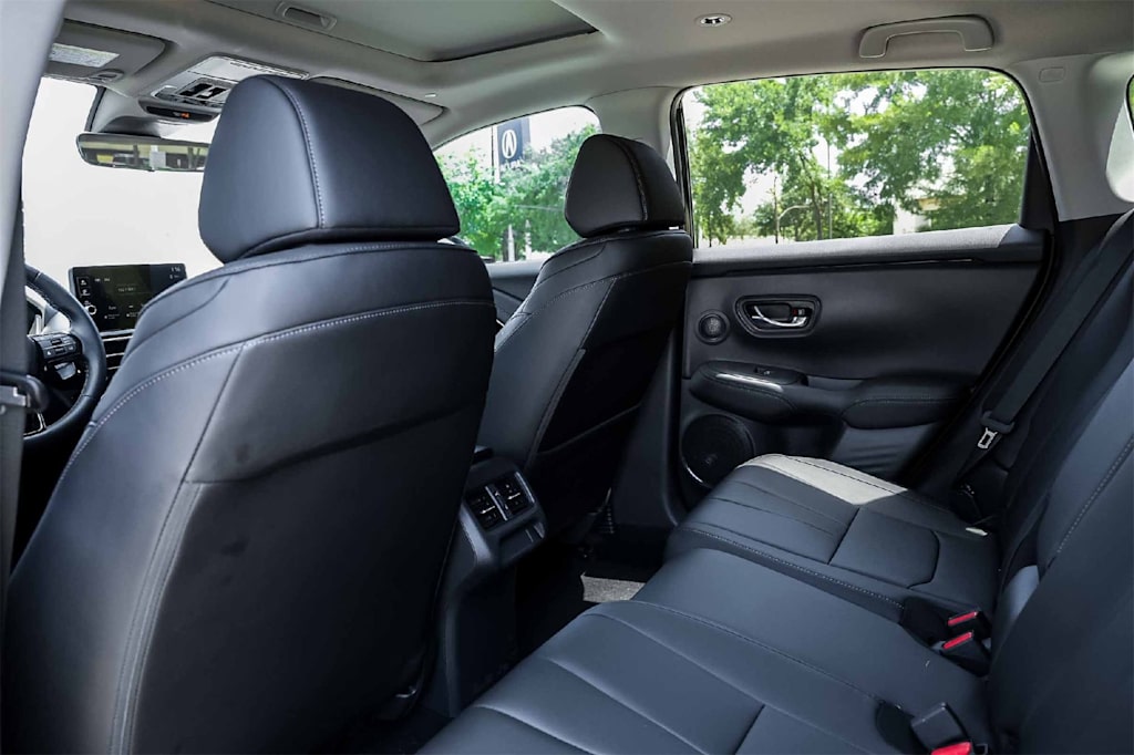 Thumbnail: 2025 Acura ADX - 13