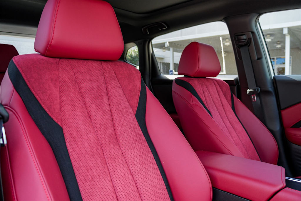 Thumbnail: 2025 Acura ADX - 21