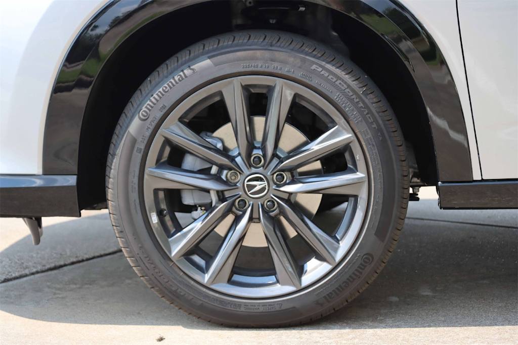 Thumbnail: 2025 Acura ADX - 8