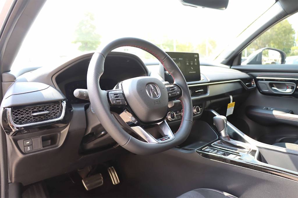 Thumbnail: 2025 Acura ADX - 2