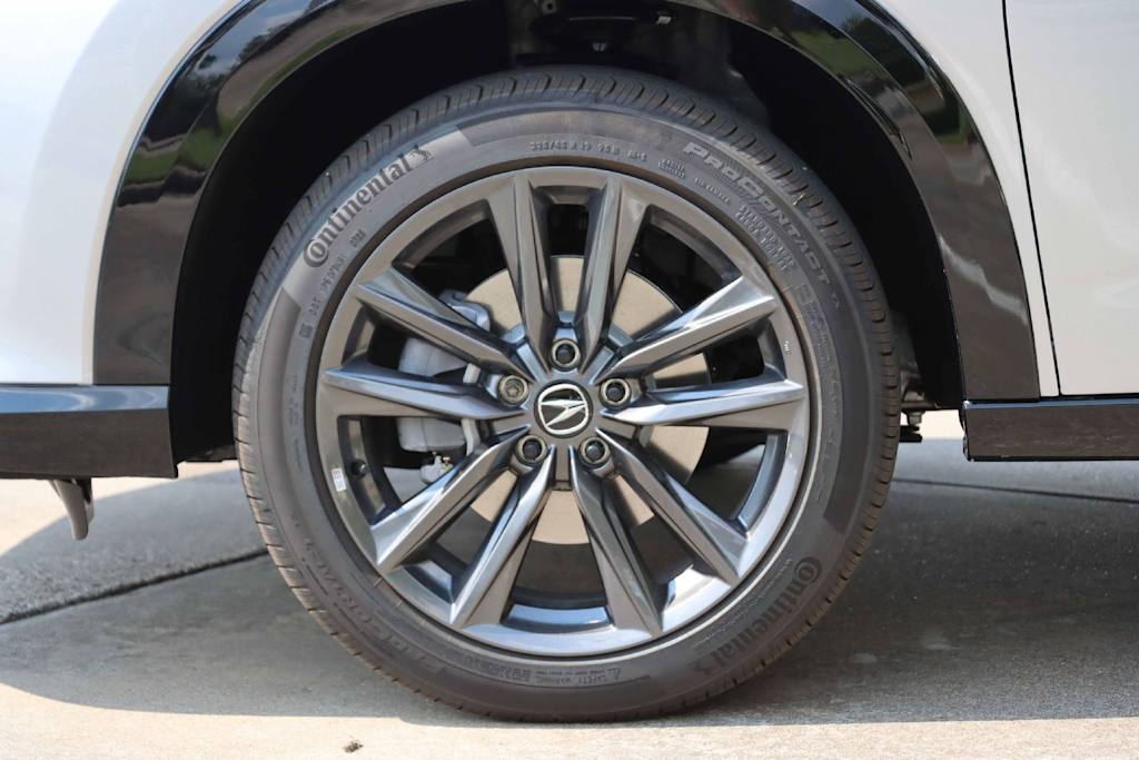 Thumbnail: 2025 Acura ADX - 8