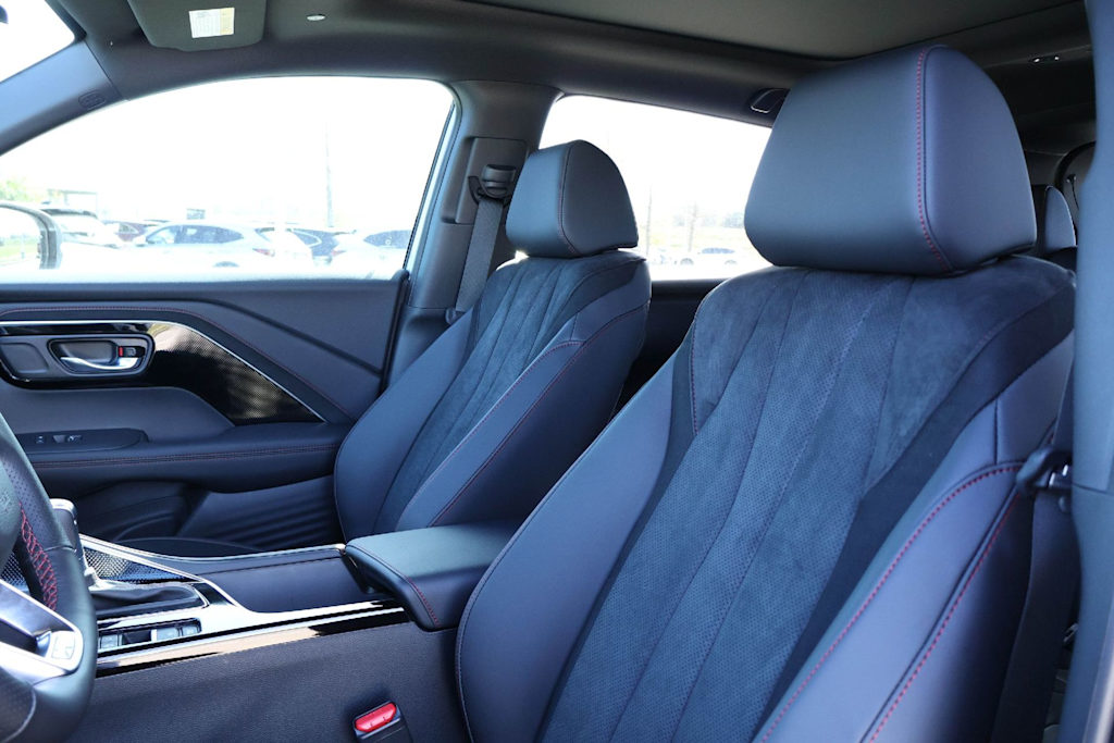 Thumbnail: 2025 Acura ADX - 10