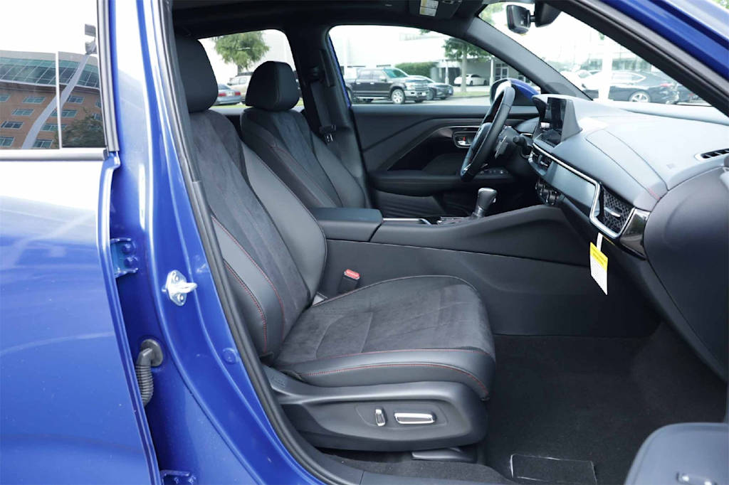 Thumbnail: 2025 Acura ADX - 12