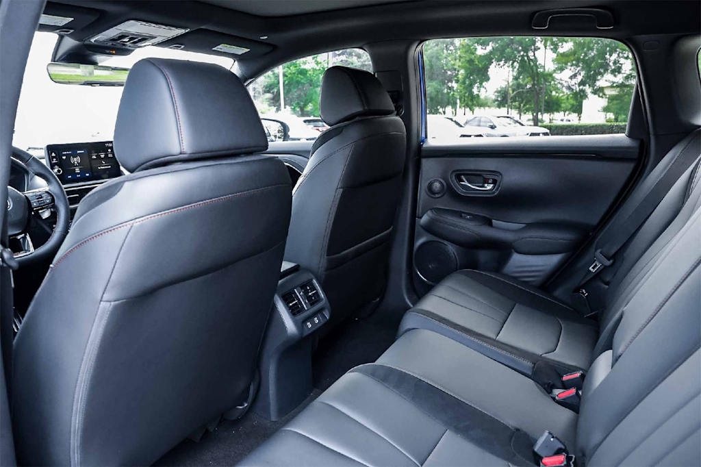 Thumbnail: 2025 Acura ADX - 13