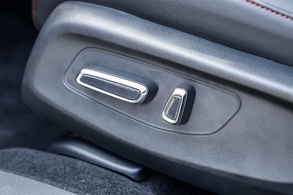 Thumbnail: 2025 Acura ADX - 26