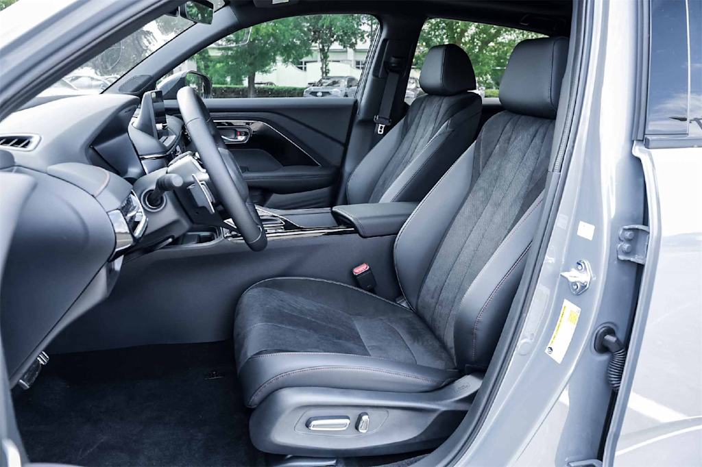 Thumbnail: 2025 Acura ADX - 10