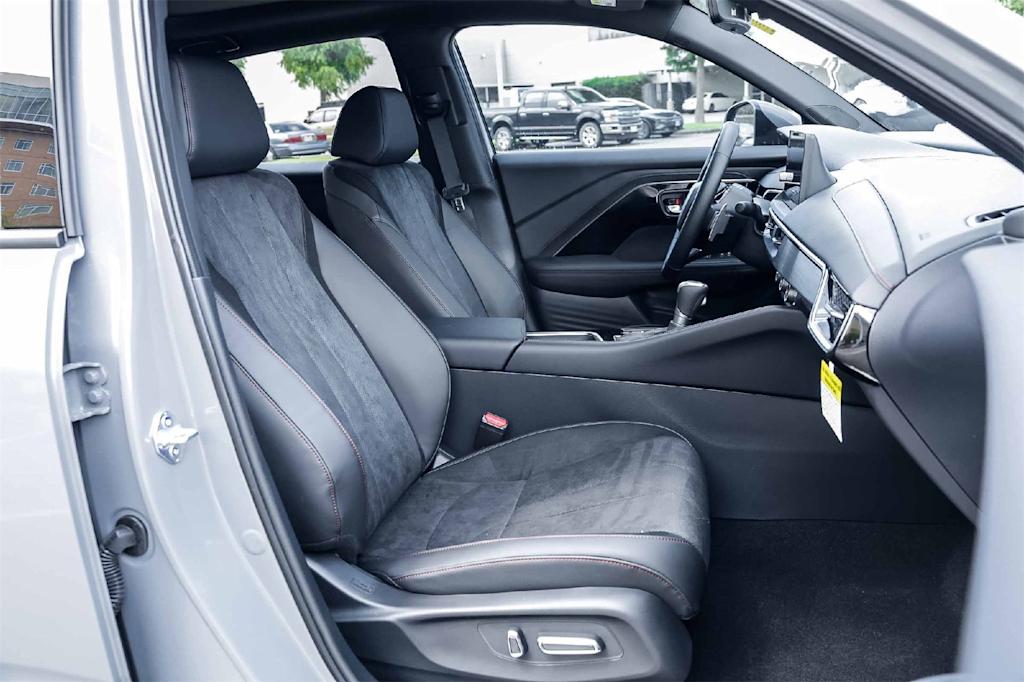 Thumbnail: 2025 Acura ADX - 11