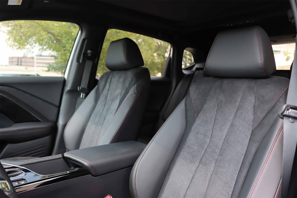 Thumbnail: 2025 Acura ADX - 11