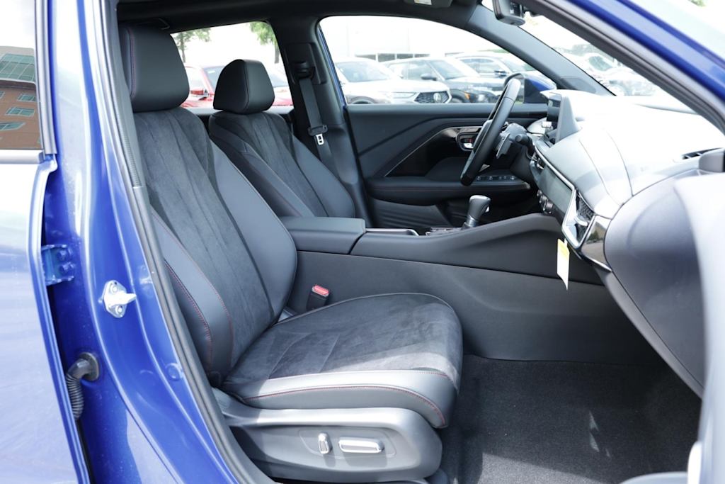 Thumbnail: 2025 Acura ADX - 12