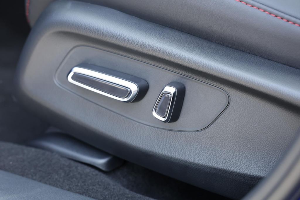 Thumbnail: 2025 Acura ADX - 26