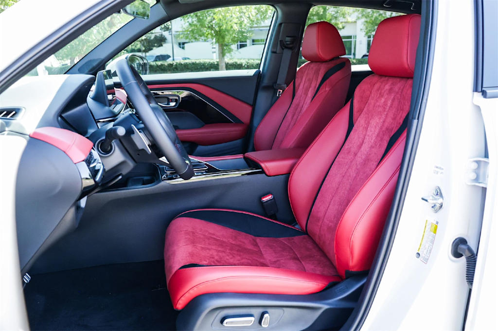 Thumbnail: 2025 Acura ADX - 10