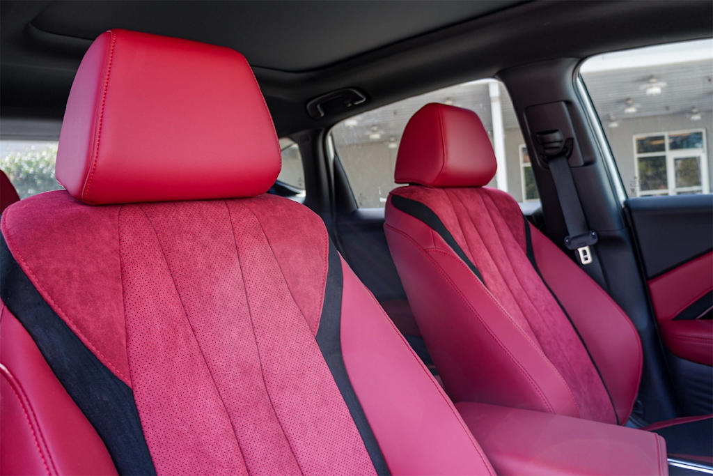 Thumbnail: 2025 Acura ADX - 21