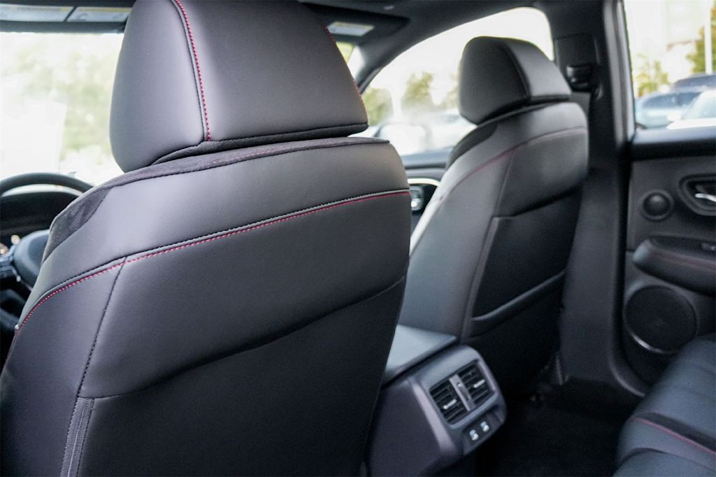 Thumbnail: 2025 Acura ADX - 12