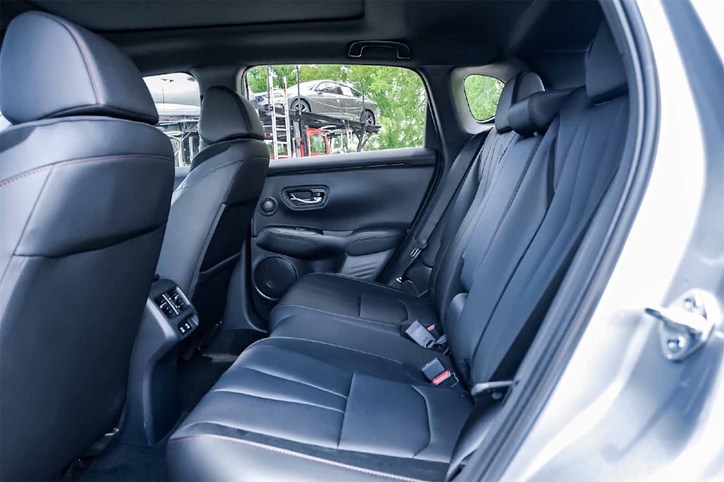 Thumbnail: 2025 Acura ADX - 22